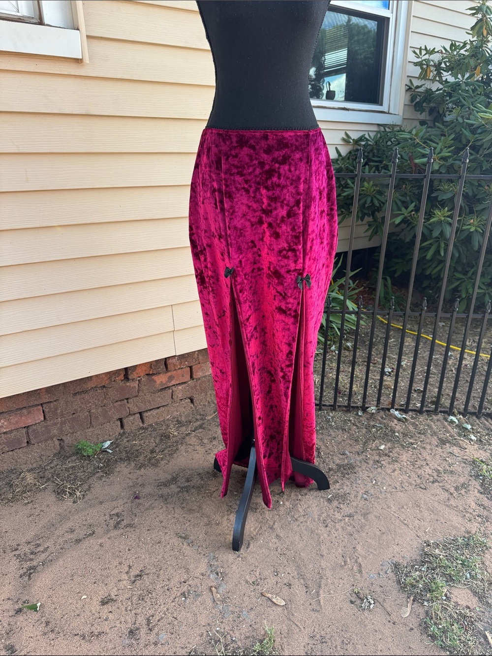 Widow Crushed Velvet Maxi Skirt in Fuchsia xl